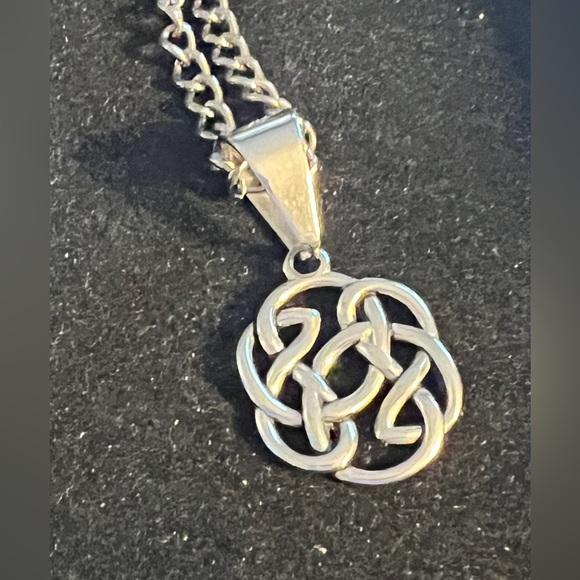 Locking Titanium Chain Necklaces One With Celtic Knot Pendant 15 & 18in Eternity - Picture 8 of 9